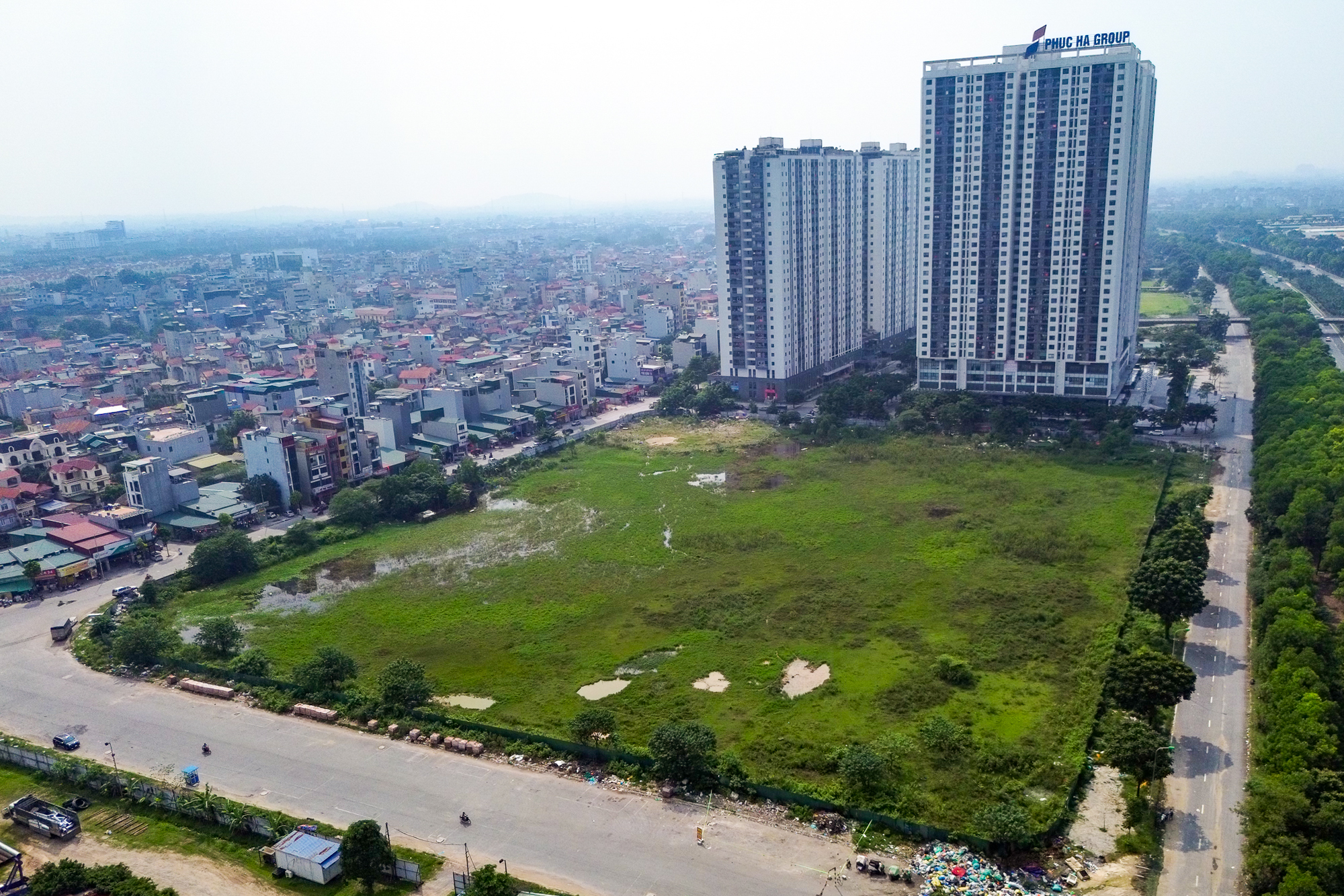 Toàn cảnh lô đất sắp được xây 6 tòa chung cư ở khu nhà giàu Hà Nội cứ mưa lớn là ngập - Ảnh 1