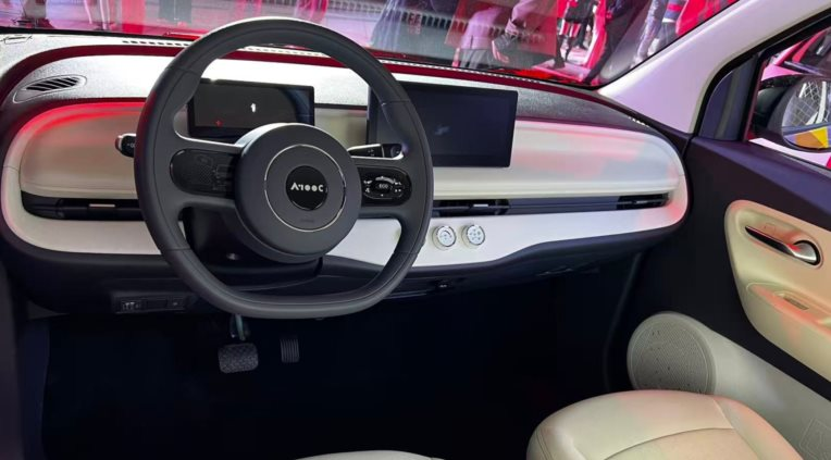 Wuling chính thức ra mắt mẫu xe điện 'anh em' của Mini EV: Giá khởi điểm chưa đến 150 triệu đồng, 1 lần sạc đi 220 km - Ảnh 3