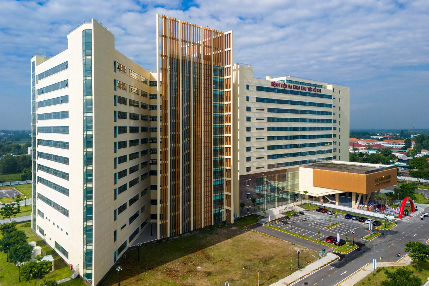 Cận cảnh bệnh viện hơn 1.800 tỷ ở TPHCM vừa khánh thành - Ảnh 1