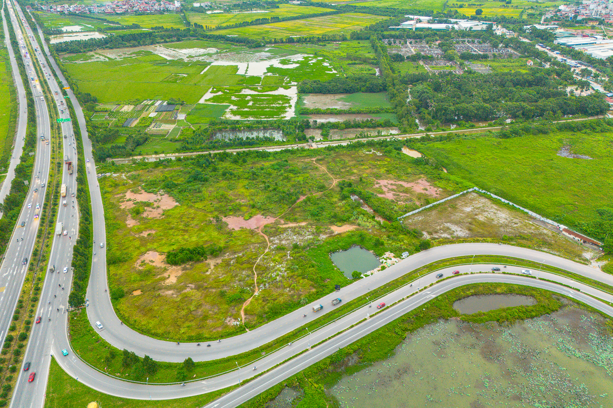 Toàn cảnh khu vực được đề xuất làm khu đô thị rộng gấp 3 lần quận Hoàn Kiếm; Nằm ở tỉnh có loạt ông lớn Vingroup, Sun Group, T&T đang đầu tư - Ảnh 11