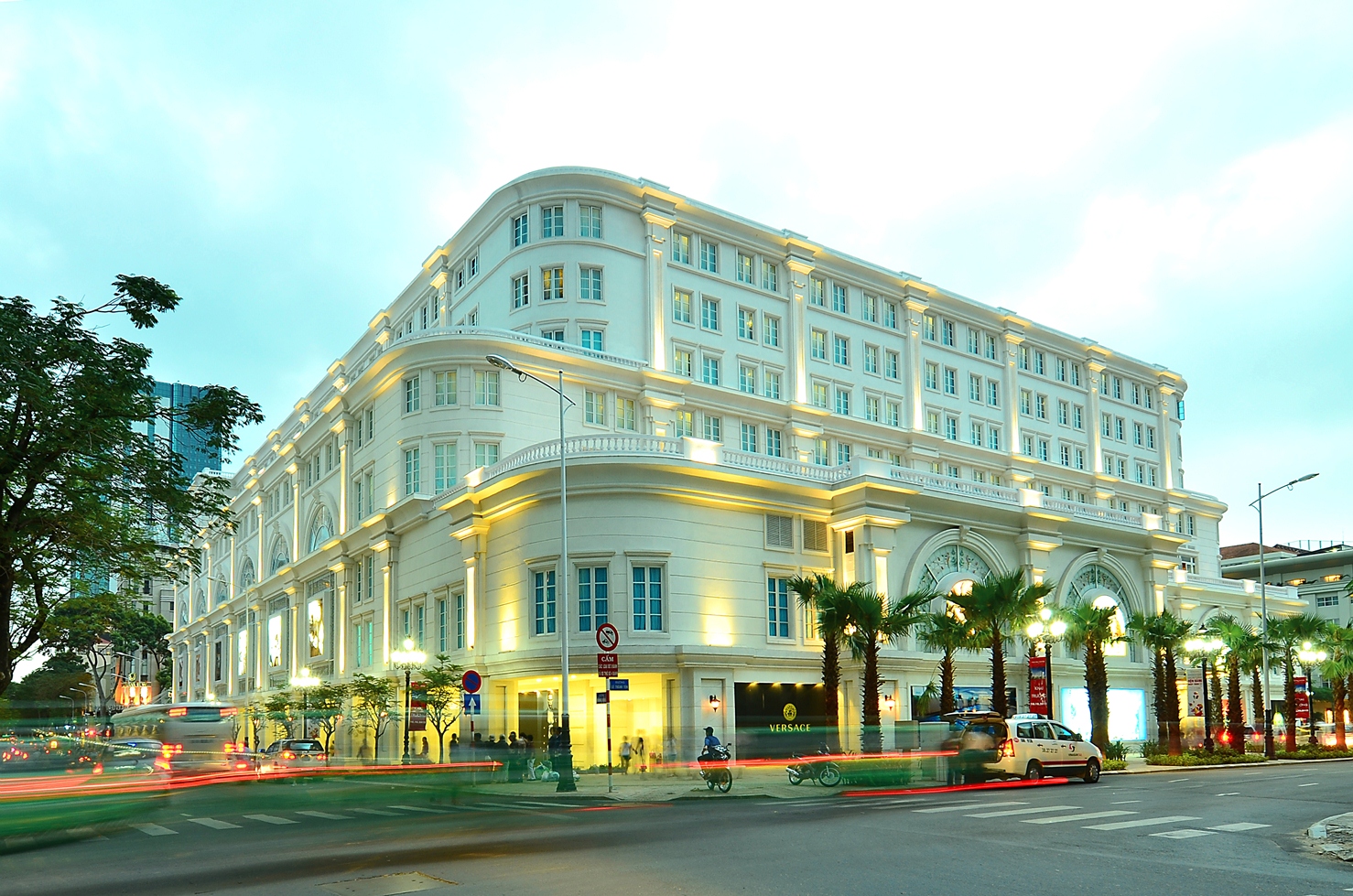 Điều gì nằm đằng sau hành động Vincom Retail bán hết Vincom Nguyễn Chí Thanh? - Ảnh 2