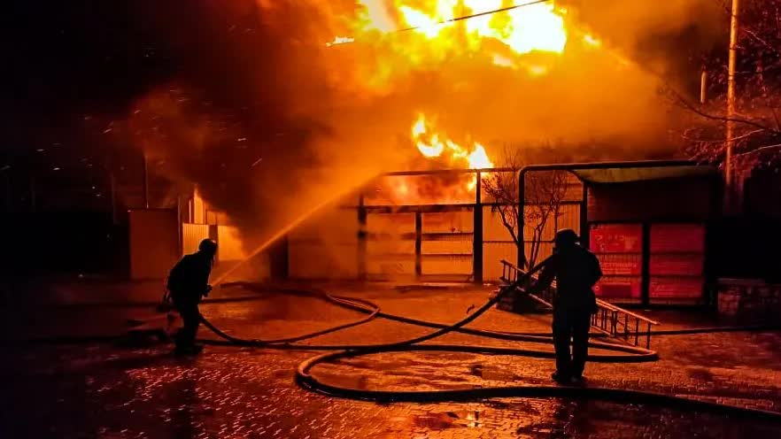 Cuộc chiến năng lượng Nga - Ukraine ngày càng leo thang gây ra tình trạng thiếu năng lượng - Ảnh 1