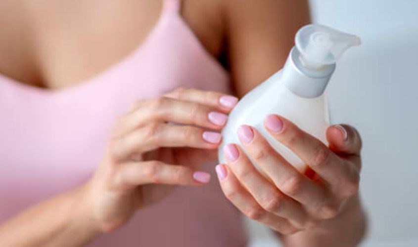 Bộ Y tế chỉ đạo: Thu hồi ngay 3 loại dầu gội đầu, dung dịch vệ sinh là HÀNG GIẢ - Ảnh 2