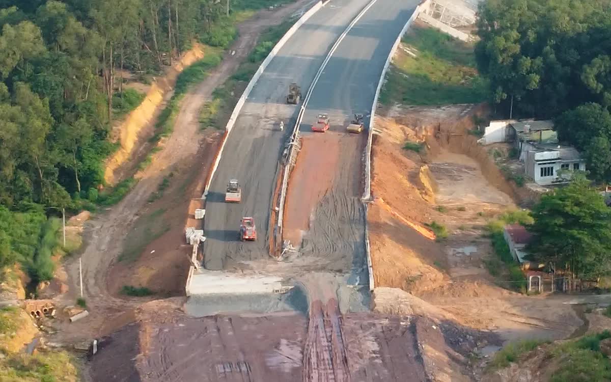 Cao tốc Biên Hòa – Vũng Tàu nguy cơ trễ tiến độ, sản lượng mới đạt 50% - Ảnh 1