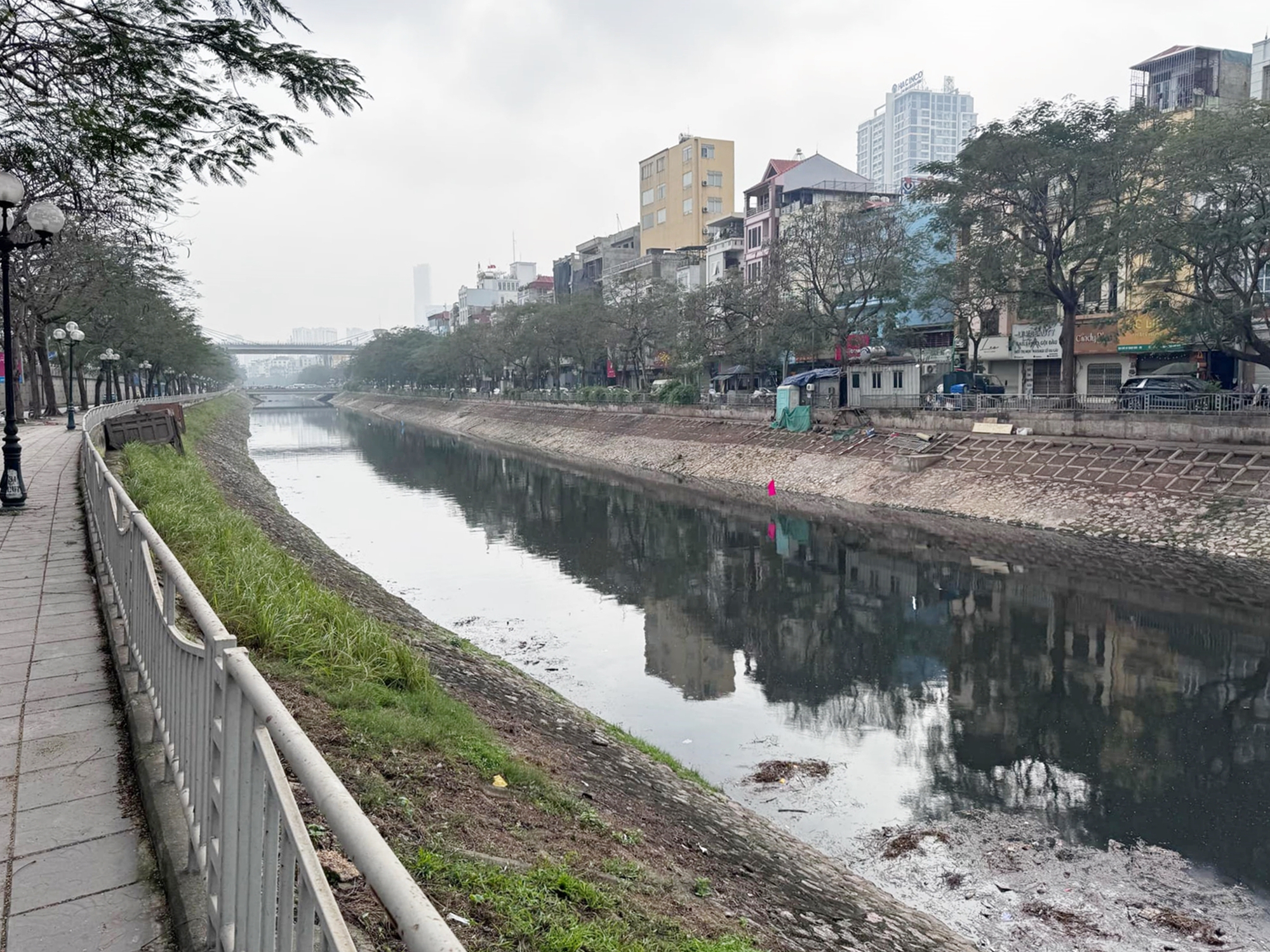 Cảnh choáng ngợp trên con sông hơn 2.000 năm tuổi ở Hà Nội sau khi Tập đoàn top đầu Việt Nam "hồi sinh" - Ảnh 43