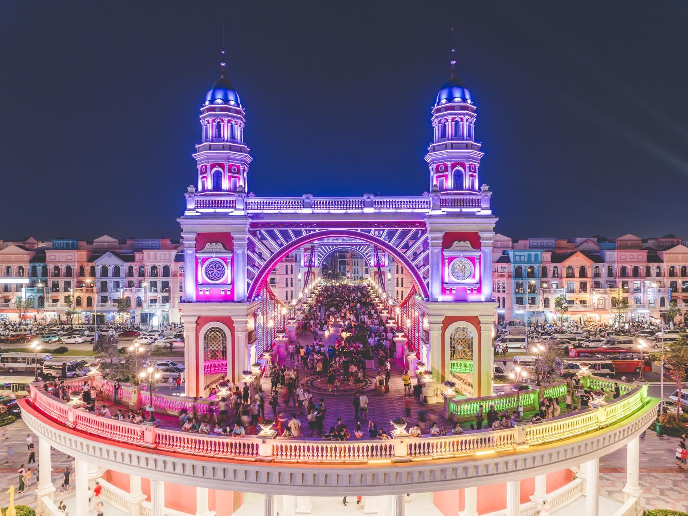 Đằng sau loạt dự án khủng vừa trình làng của doanh nghiệp 'siêu đại gia' - Ảnh 1