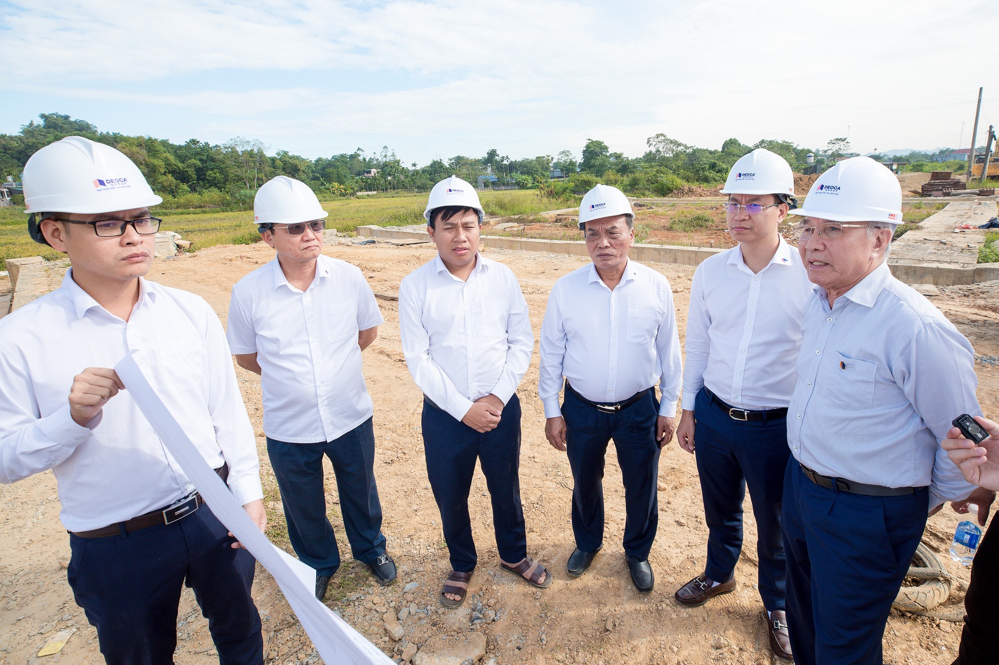 Dù tiến độ rất gấp, cố vấn Đèo Cả yêu cầu phải kiểm soát chặt một vấn đề tại dự án cao tốc dài 105km - Ảnh 1