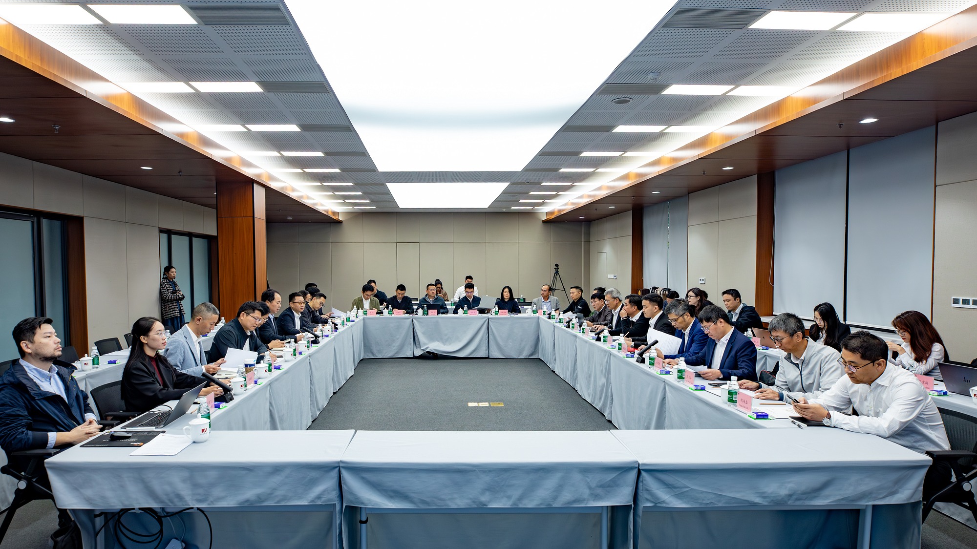 Nhiều chuyên gia hàng đầu Trung Quốc nghiên cứu ‘siêu dự án’ 300.000 tỷ đồng, Chủ tịch Đèo Cả có đề nghị quan trọng - Ảnh 1