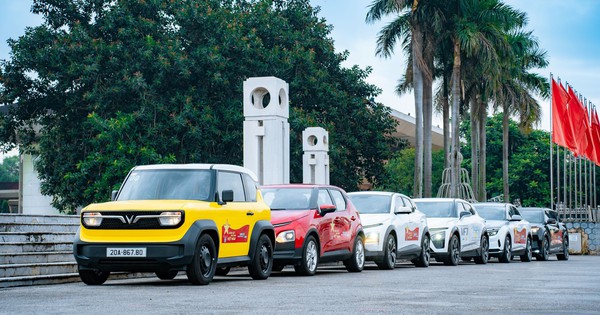 Các chuyên gia đầu ngành 'choáng' khi VinFast đạt cột mốc chưa từng có trong lịch sử thị trường xe Việt