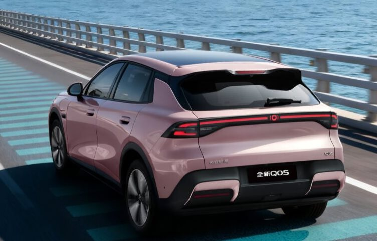 Hãng xe xây nhà máy tại Huế mở đơn đặt hàng mẫu SUV điện cỡ nhỏ sạc nhanh chỉ 15 phút: Một lần sạc đi hơn 500 km, giá khởi điểm hơn 400 triệu đồng - Ảnh 2