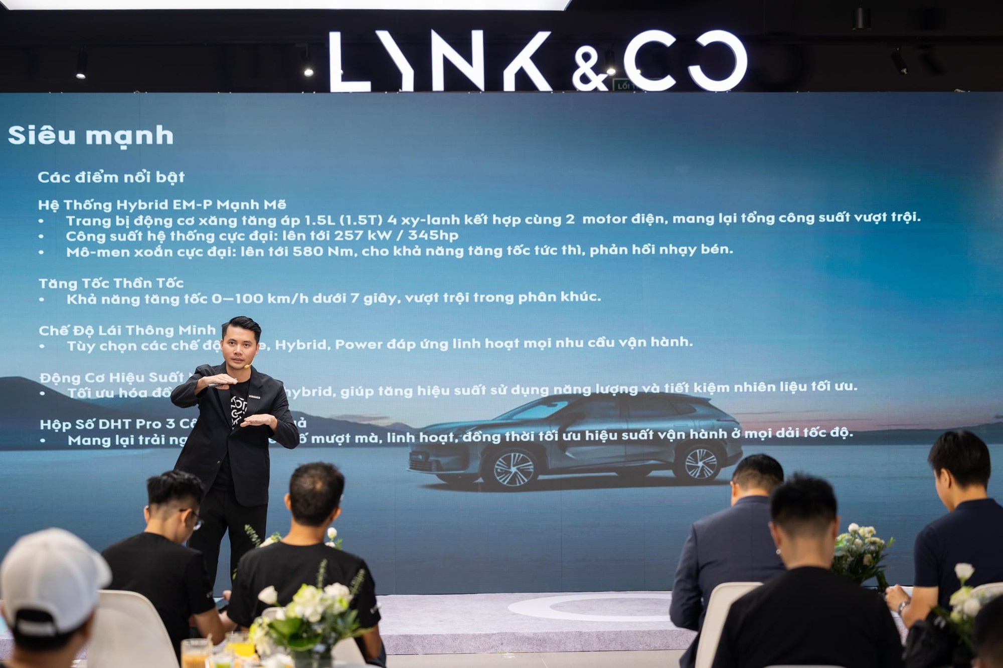 Lynk & Co 08 sắp ra mắt và câu hỏi: Món mới đủ vị khác biệt trong “bữa tiệc” PHEV tại Việt Nam? - Ảnh 4