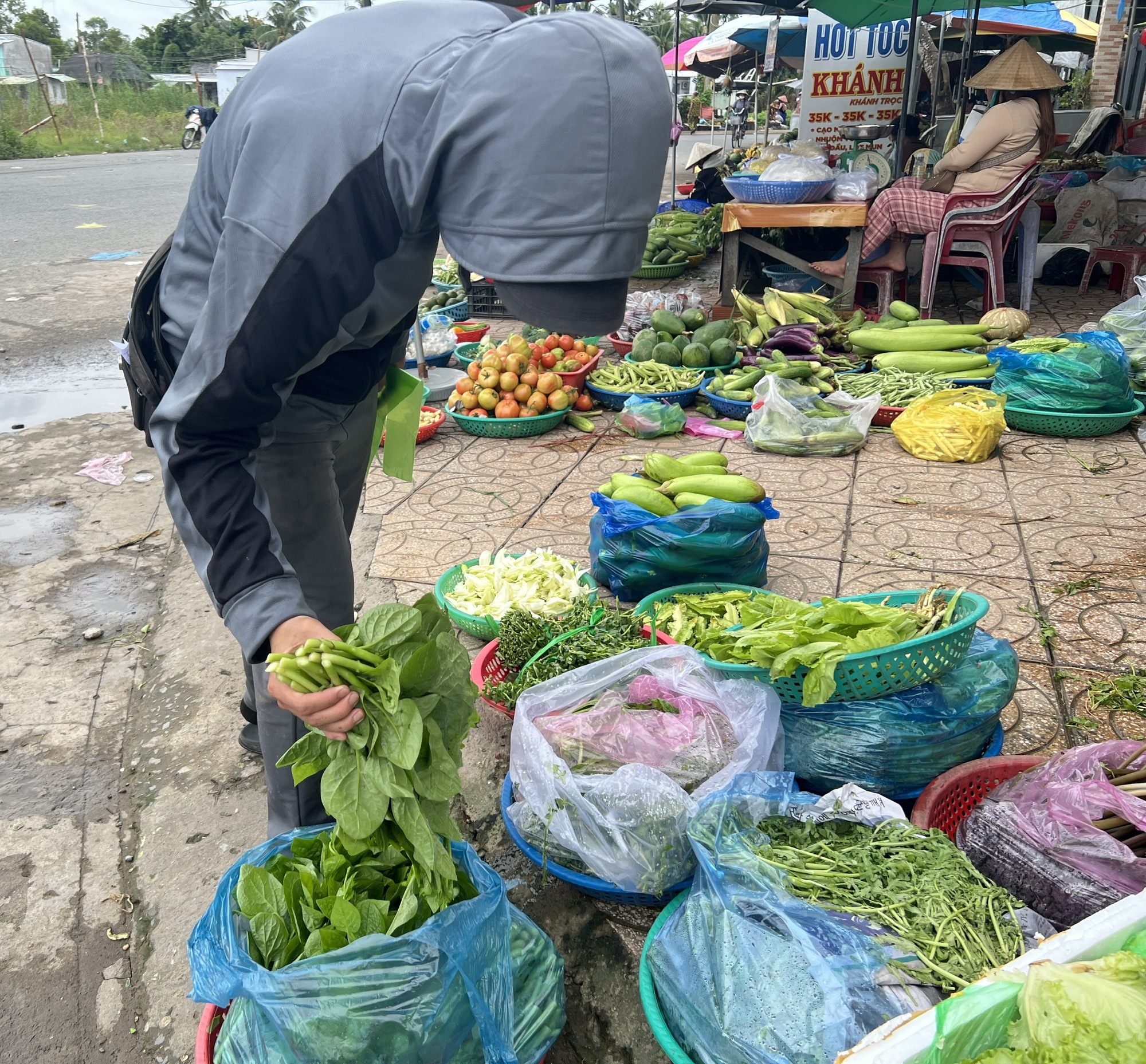 Giá nông thủy sản miền Tây: Rau xanh tăng giá vùn vụt - Ảnh 1