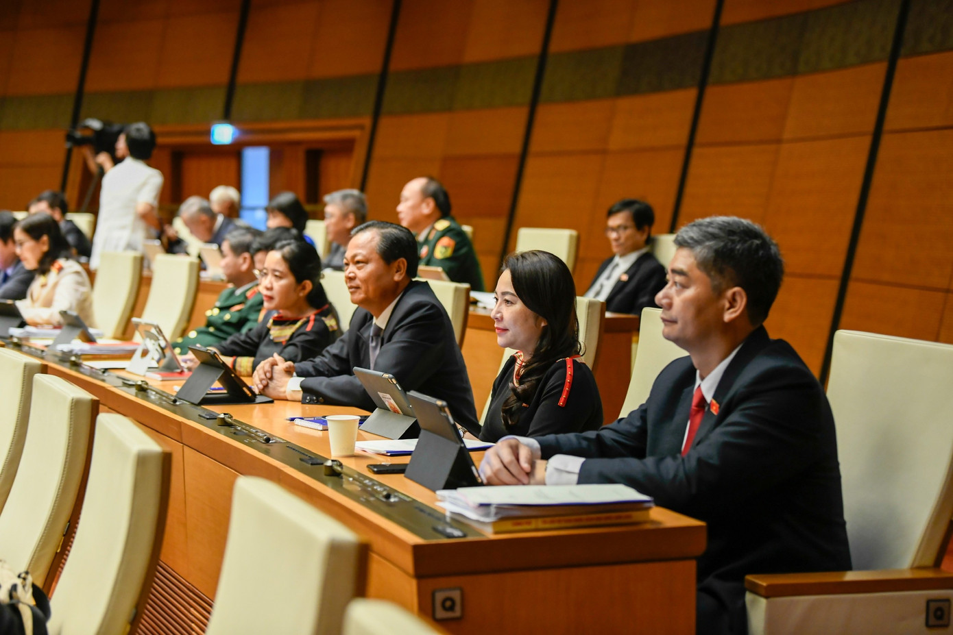 Sớm xác định vị trí việc làm, số lượng biên chế, thực hiện chính sách tiền lương mới - Ảnh 2