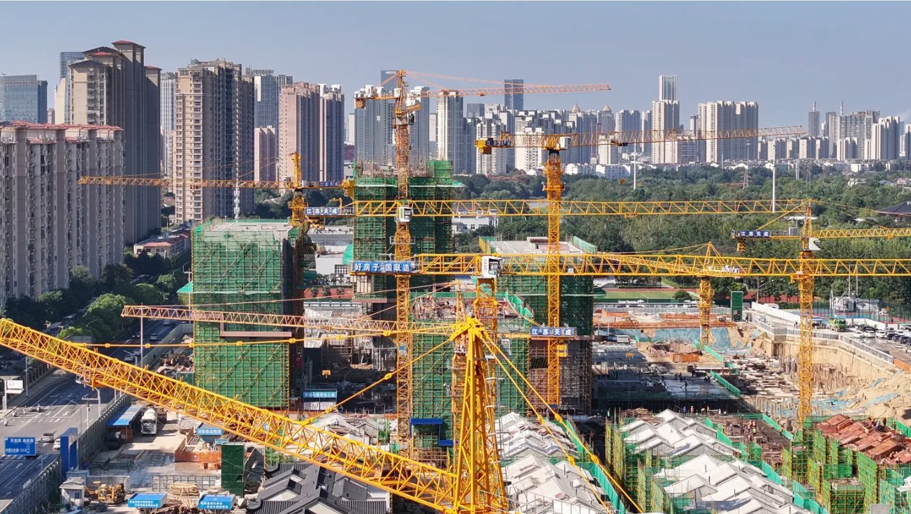 Bóng đen BĐS Trung Quốc kéo dài sang năm thứ năm, tồn kho 762 triệu m2, doanh số bán nhà mới tiếp tục giảm 8%, quy mô thị trường giảm một nửa - Ảnh 3