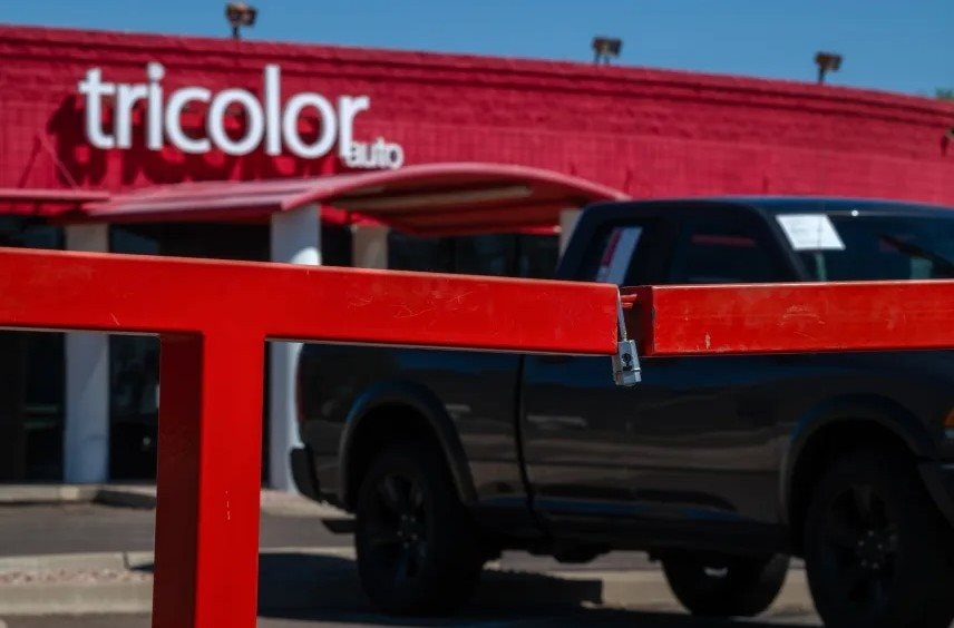 Chứng khoán Mỹ giảm mạnh vì vụ phá sản First Brand lan rộng ra ngành ngân hàng, CEO JPMorgan Chase cảnh báo nóng - Ảnh 2