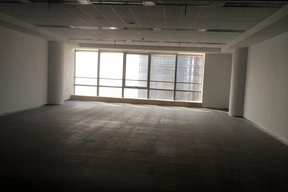 Đổ 140 tỷ USD vào BĐS Trung Quốc, nhà đầu tư nước ngoài bán cắt lỗ để tháo chạy, tỷ lệ văn phòng trống tại nhiều nơi lên đến 40% - Ảnh 2