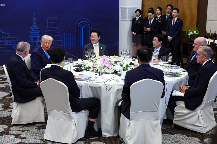 Ông Trump công bố đột phá thương mại với Hàn Quốc trong chuyến công du châu Á - Ảnh 1