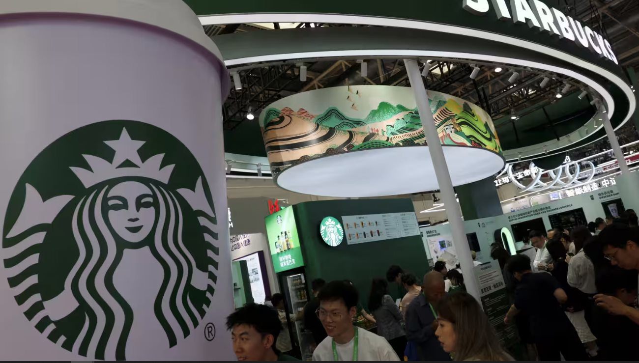 Starbucks vẫn đang rao bán một phần hoạt động kinh doanh tại Trung Quốc với giá hơn 4 tỷ USD - Ảnh 1