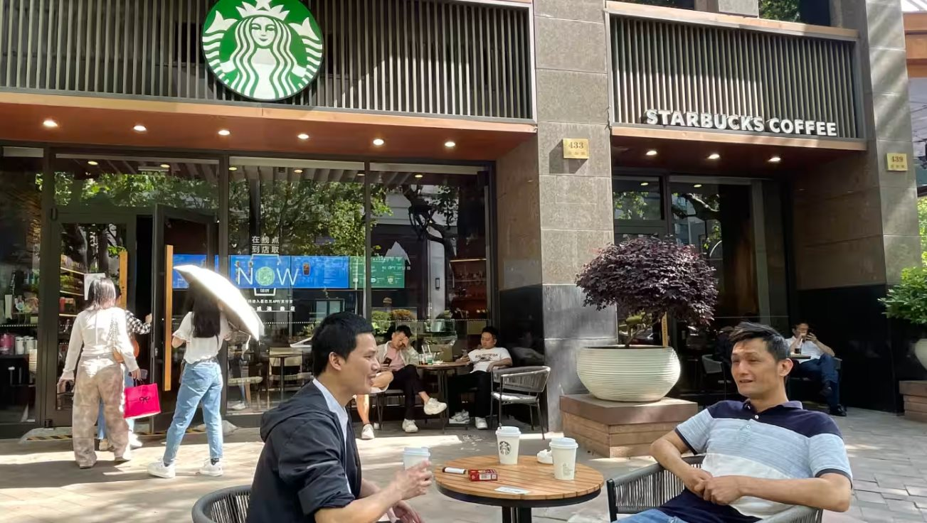 Starbucks vẫn đang rao bán một phần hoạt động kinh doanh tại Trung Quốc với giá hơn 4 tỷ USD - Ảnh 3