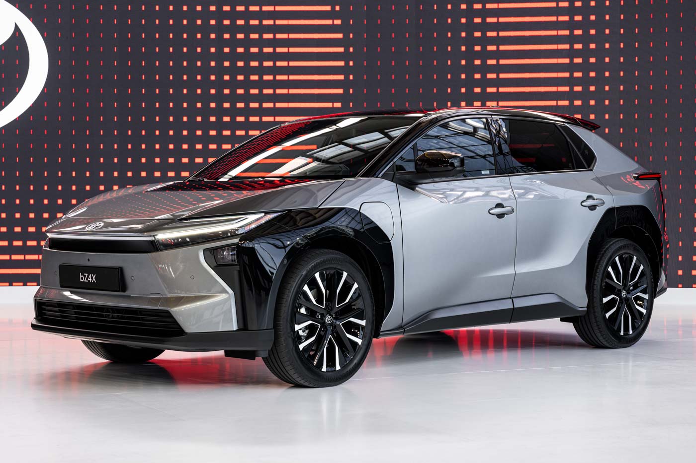 Hai mẫu SUV Toyota chạy điện này ‘rộng cửa’ về Việt Nam: Tháng sau mở bán tại ĐNÁ, dễ lắp ráp để có giá cạnh tranh - Ảnh 1