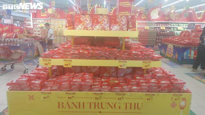 Sát Tết Trung Thu, quầy bánh treo biển đại hạ giá 100.000 đồng/3 chiếc - Ảnh 5