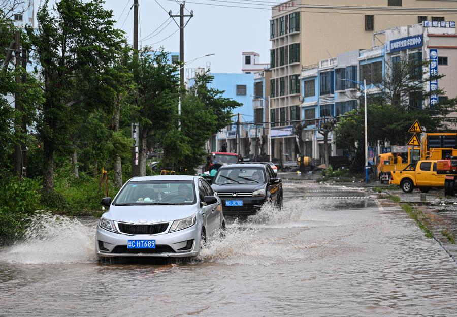 Những hình ảnh cận cảnh bão Matmo càn quét Trung Quốc - Ảnh 11