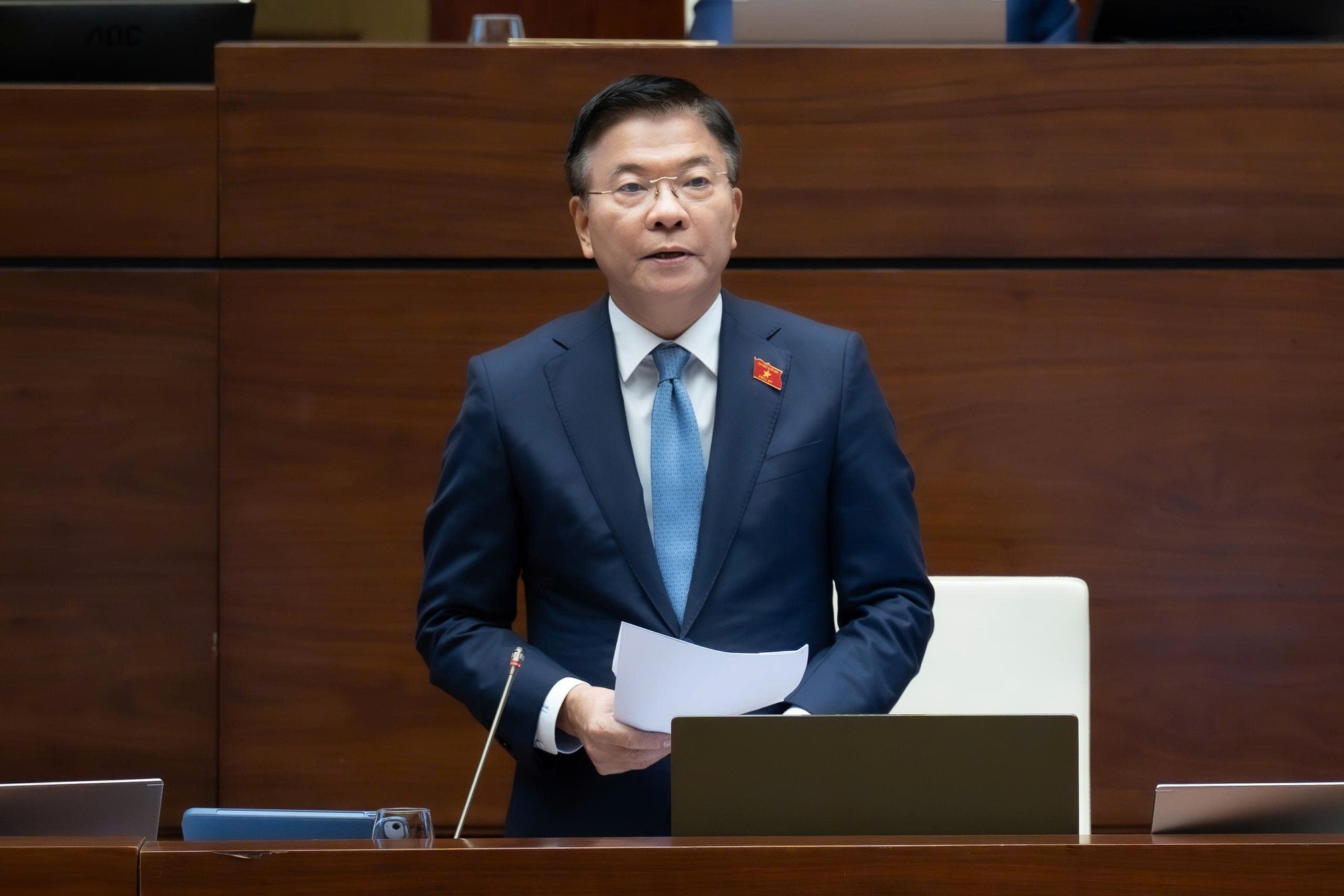 Liên tục có các cuộc họp với bộ, ngành, địa phương nhưng tiến độ giải ngân đầu tư công vẫn chậm, Phó Thủ tướng giải trình ra sao trước Quốc hội? - Ảnh 1