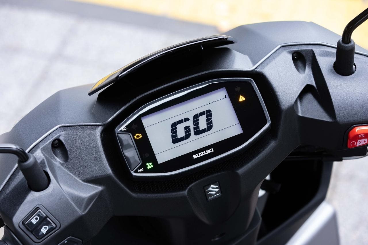 Suzuki ra mắt 'huyền thoại xe ga' 125cc: giá chưa tới 50 triệu đồng, thách thức Honda Air Blade - Ảnh 1