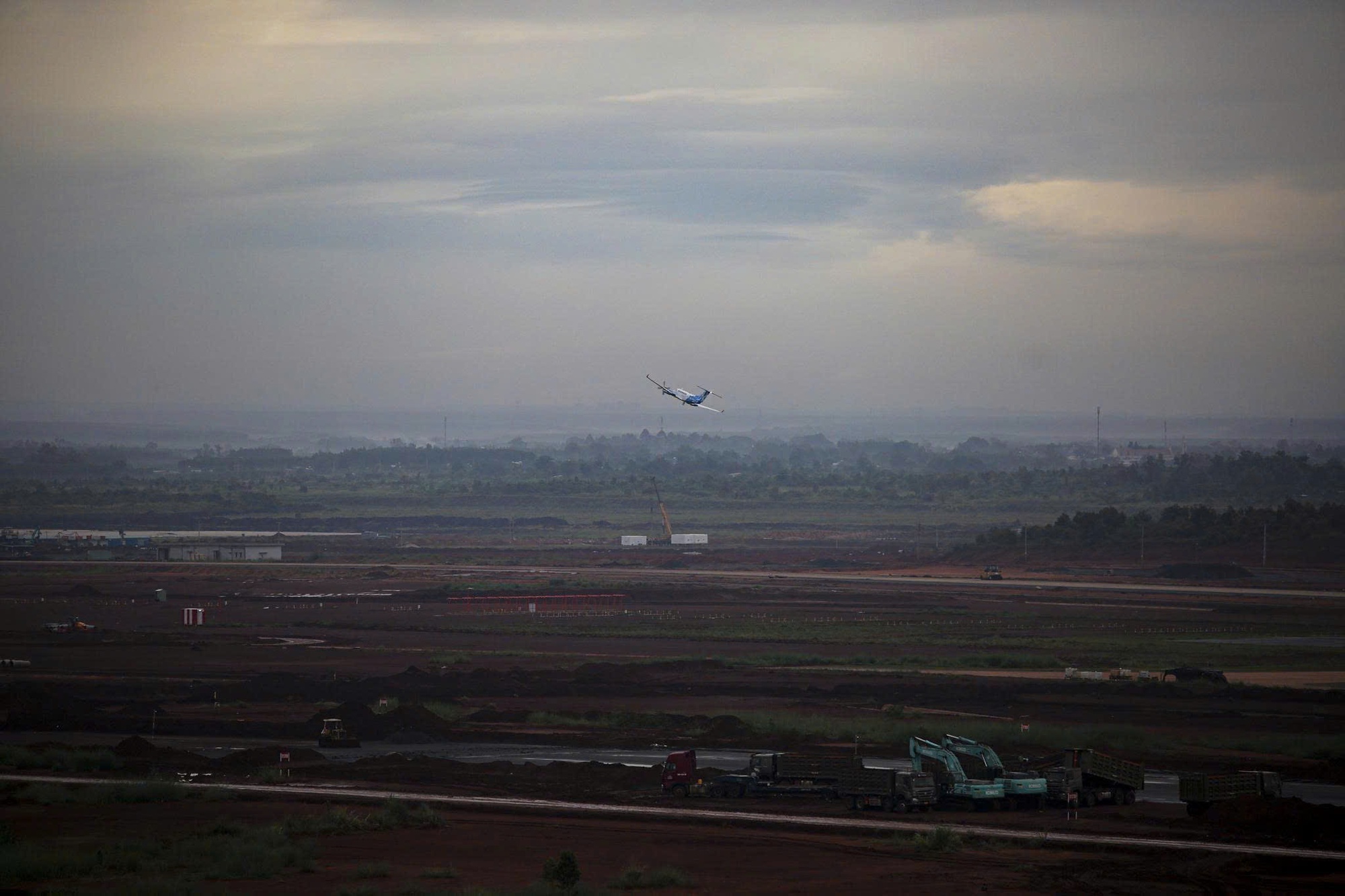 Cận cảnh sân bay Long Thành sắp đón chuyến bay đầu tiên - Ảnh 3