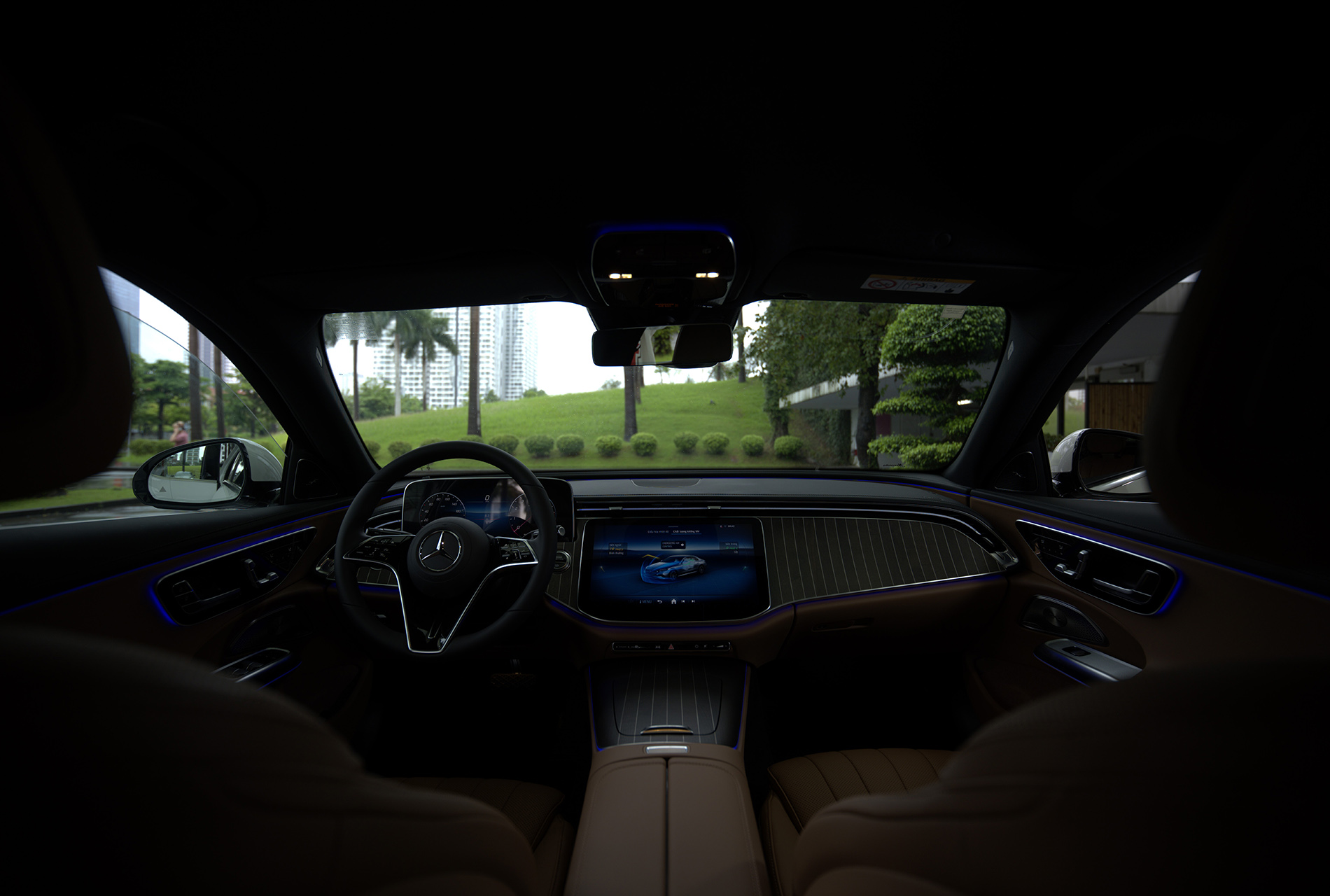 Mercedes-Benz E-Class 2025 chính thức ra mắt tại Việt Nam: Lột xác từ trong ra ngoài, giá 2,45- 3,2 tỷ đồng - Ảnh 6