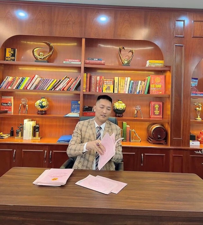 Hai khu nhà giàu bậc nhất Hà Nội, nơi Huấn Hoa Hồng sở hữu biệt thự sang chảnh, sổ đỏ thành tệp có gì đặc biệt? - Ảnh 1