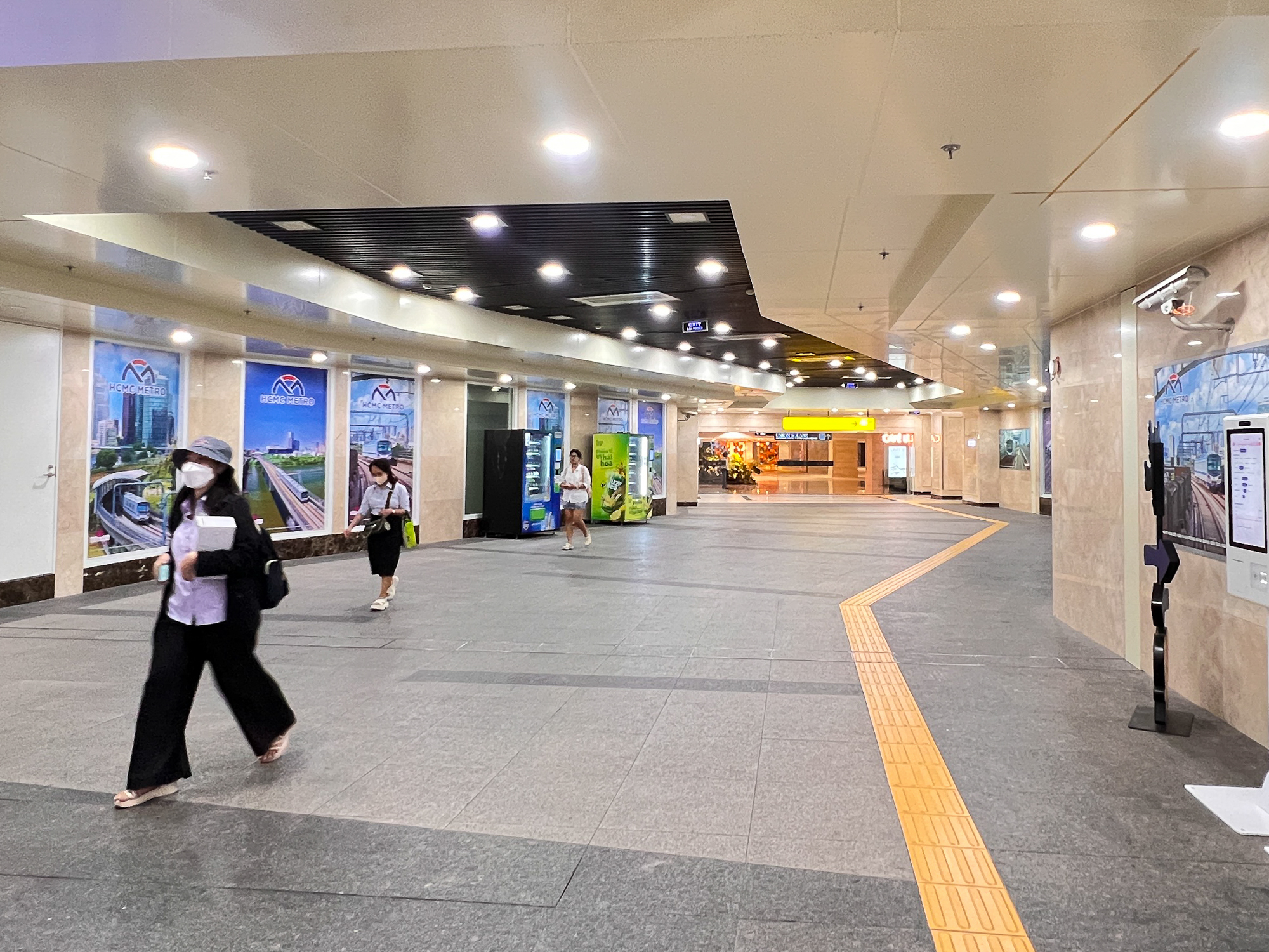 Ngắm tòa nhà đầu tiên kết nối với ga metro: Nơi Hermès, Dior, Bvlgari hội tụ, từng 'nằm trong tay' tỷ phú Phạm Nhật Vượng - Ảnh 3