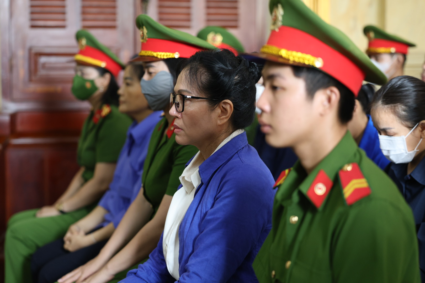 Cựu Tổng giám đốc SJC phải thi hành án theo giá thị trường vàng SJC - Ảnh 1