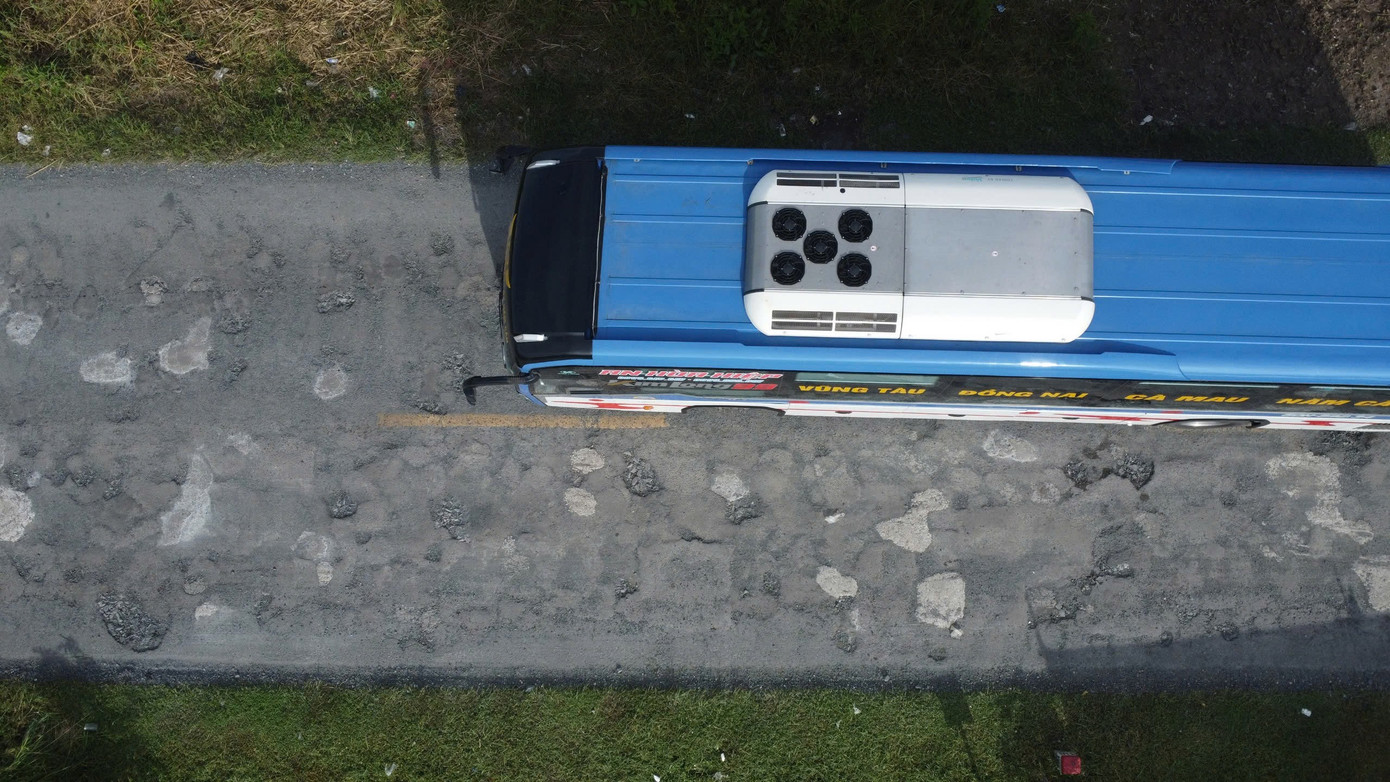 Quốc lộ 1 qua Cà Mau hư hỏng, nhiều ổ gà - Ảnh 3