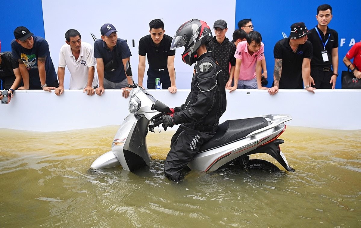 Xe điện VinFast là một trong những chiến thần lội nước sâu khoẻ nhất thị trường - Ảnh 2