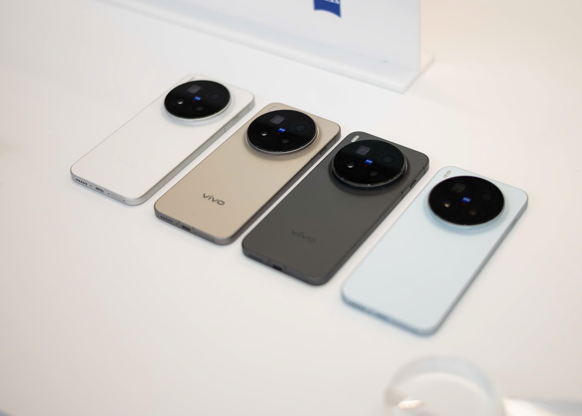 Thêm một mẫu di động đỉnh cấp sắp về Việt Nam đối đầu iPhone 17 - Ảnh 3