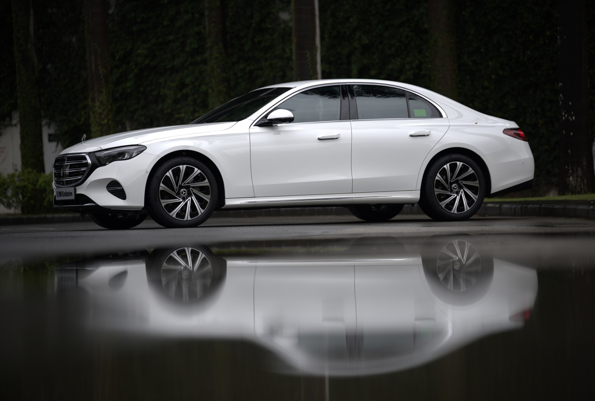 Mercedes-Benz E-Class 2025 chính thức ra mắt tại Việt Nam: Lột xác từ trong ra ngoài, giá 2,45- 3,2 tỷ đồng - Ảnh 4