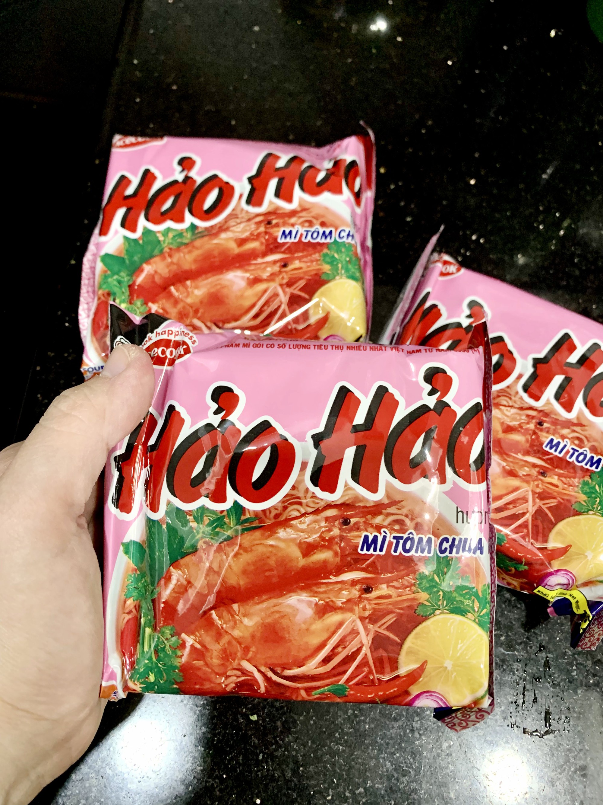 Bóc thử mì Hảo Hảo mua ở miền Nam và miền Bắc: Phát hiện sự khác nhau bất ngờ, liệu có đúng như "tin đồn"? - Ảnh 6