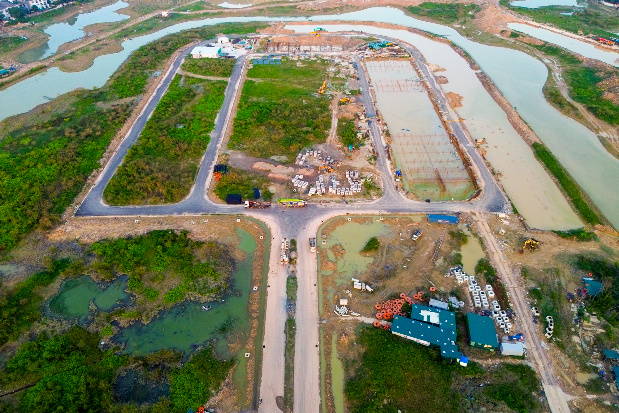 Toàn cảnh công viên rộng gần gấp 4 lần sân Mỹ Đình, nằm giữa khu nhà giàu đắt đỏ bậc nhất Hà Nội - Ảnh 4