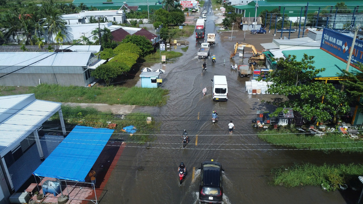 Quốc lộ 1 qua Cà Mau hư hỏng, nhiều ổ gà - Ảnh 4
