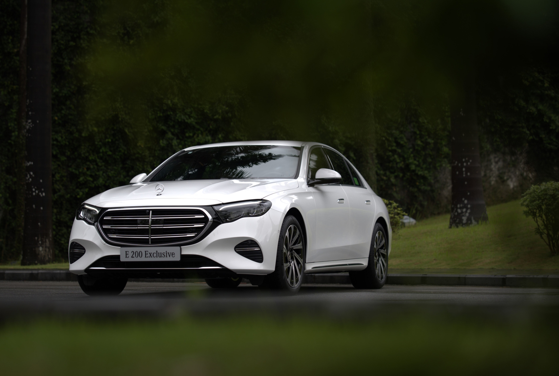 Mercedes-Benz E-Class 2025 chính thức ra mắt tại Việt Nam: Lột xác từ trong ra ngoài, giá 2,45- 3,2 tỷ đồng - Ảnh 2