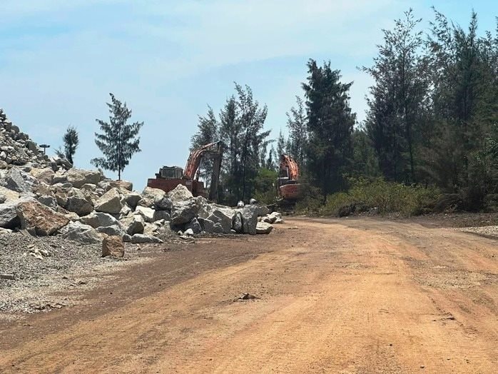 Thép Hòa Phát Dung Quất tố giác vụ "rút ruột" hàng ngàn khối đá của Nhà nước, Giám đốc một công ty bị bắt - Ảnh 2