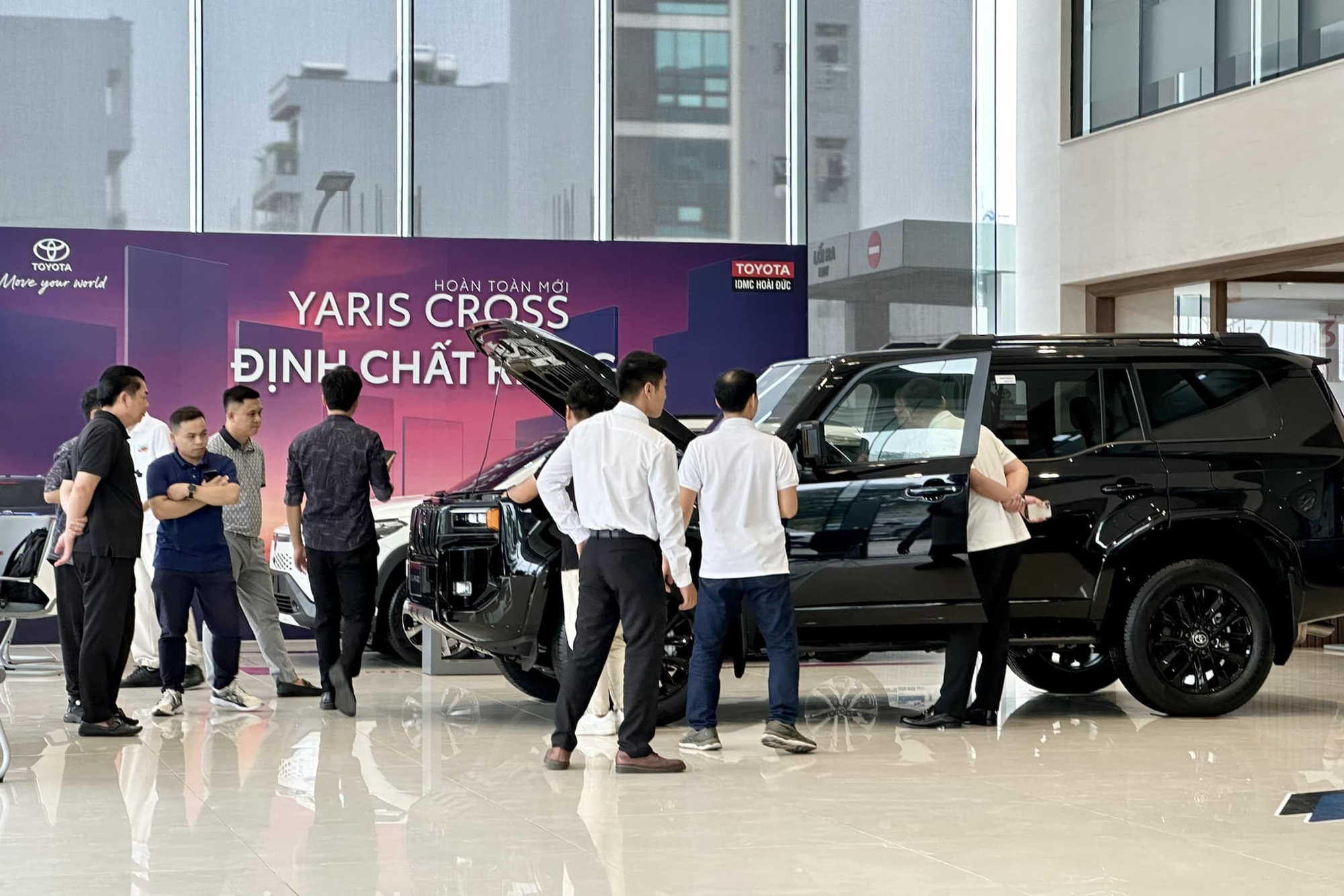 Qua thời ‘kèm lạc’ tới nửa tỷ, Toyota Prado nay giảm giá tại đại lý: Thực tế còn 3,43 tỷ đồng, lý do đến từ một điều dễ hiểu - Ảnh 2