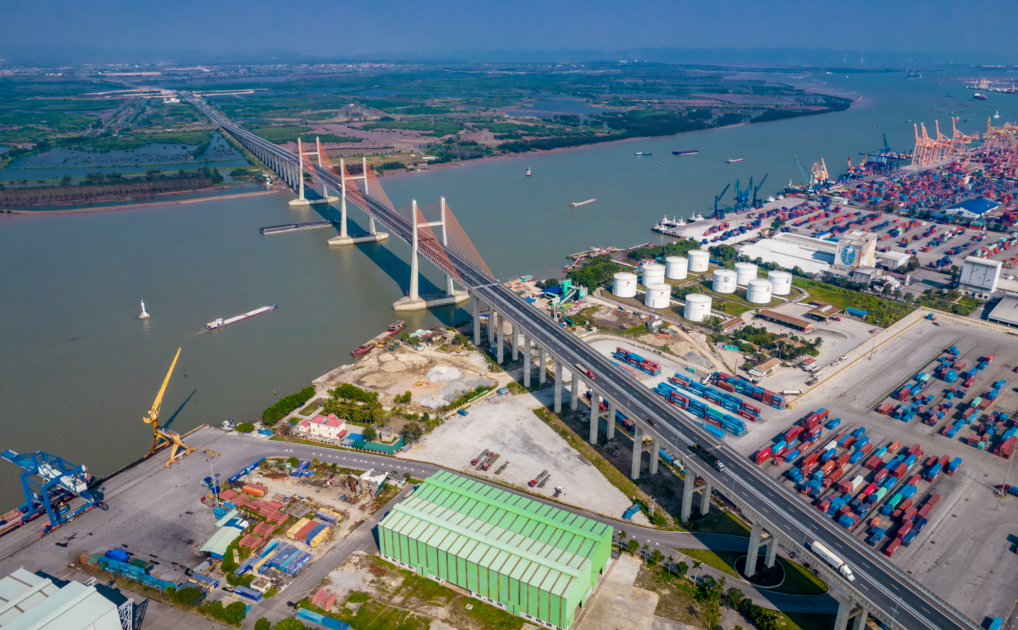 Đạt mức cao nhất trong 1 thập kỷ, đây là địa phương dẫn đầu cả nước về tăng trưởng GRDP 9 tháng đầu năm - Ảnh 1