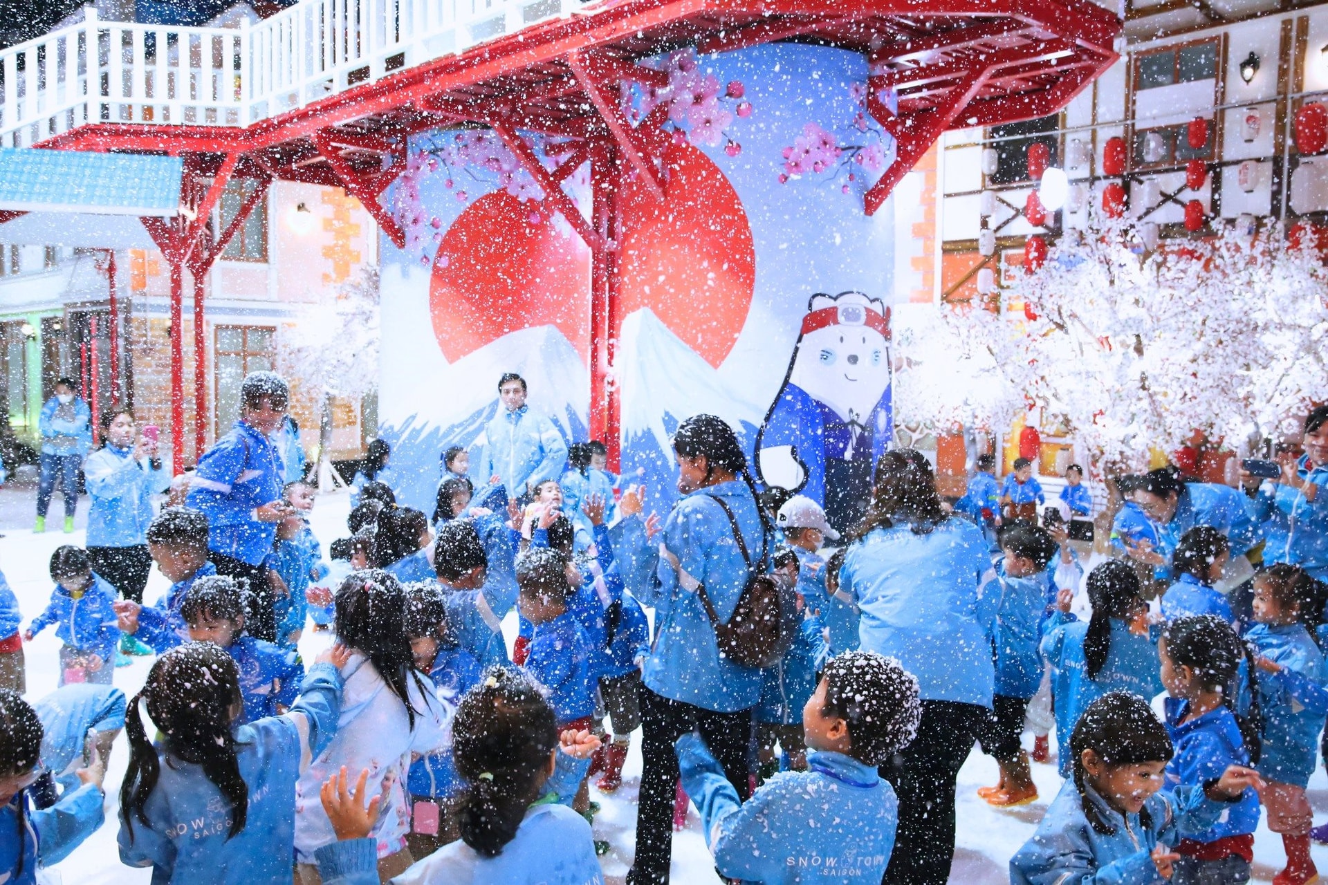 Dấu chấm hết cho 'thị trấn tuyết' 4.000m2 duy nhất ở Việt Nam: Snow Town Sài Gòn đột ngột đóng cửa sau 9 năm - Ảnh 1