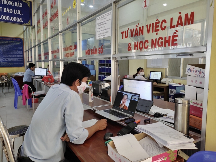 Lương đóng bảo hiểm thất nghiệp có thể vượt 100 triệu đồng - Ảnh 1