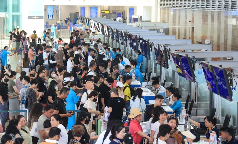 Vượt qua khó khăn, hàng không Việt Nam phục hồi ngoạn mục - Ảnh 1
