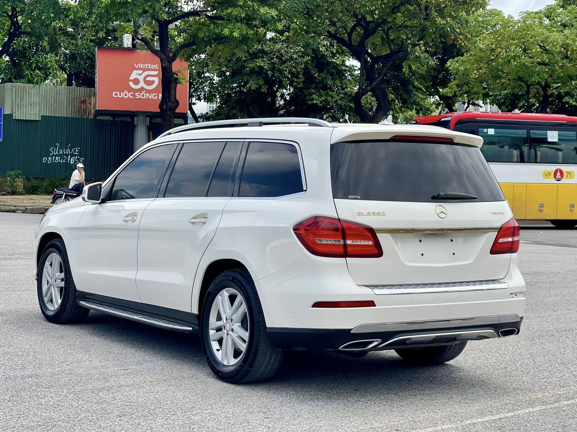 Có 1,5 tỷ, thay vì Everest có thể mua Mercedes-Benz GLS 350d: Được xe Đức sang chảnh nhưng đổi lại đã hết 'nguyên tem' tới 8 năm - Ảnh 4