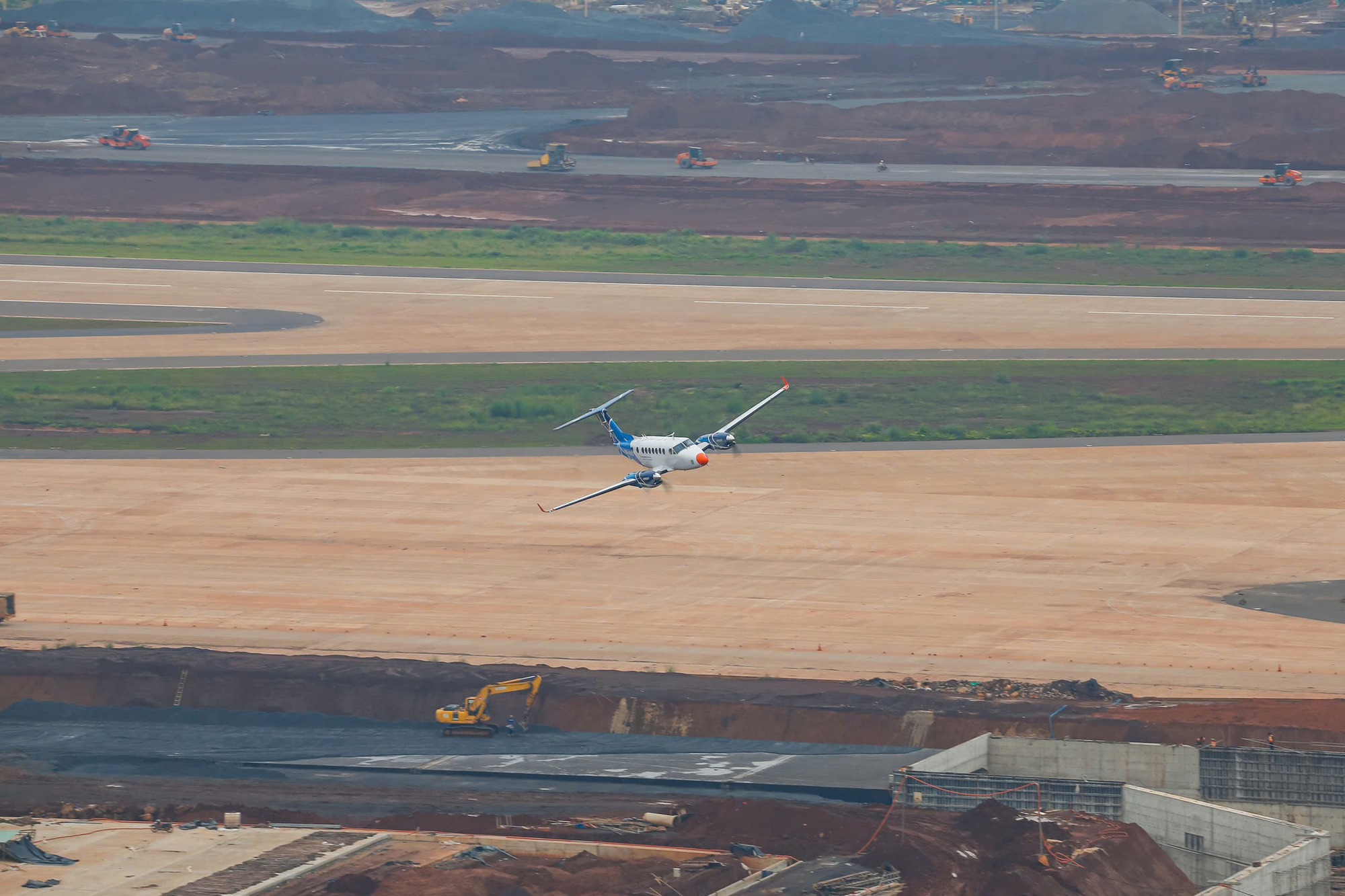 Chốt lịch cất cánh chuyến bay đầu tiên, công trình 16 tỷ USD của Việt Nam sẽ bước vào 'thời khắc lịch sử' - Ảnh 1