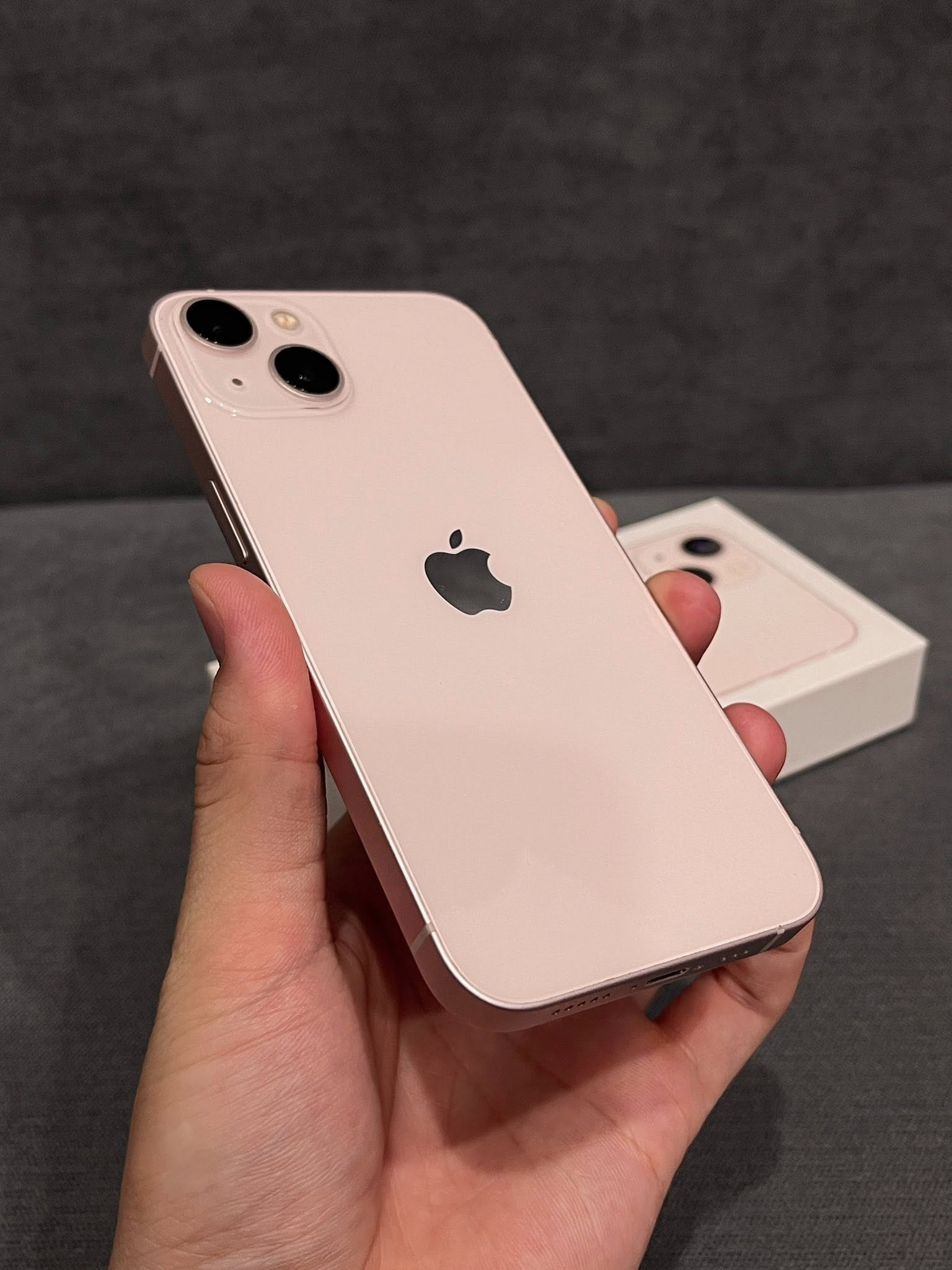 Chiếc iPhone "đập hộp" rẻ nhất vừa tăng giá - Ảnh 1